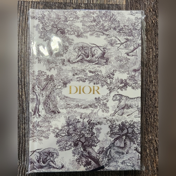 Dior note book - Picture 1 of 7